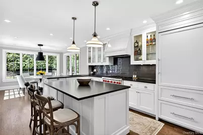 107 Manhasset Woods Road, Manhasset, NY 11030 - Photo 18
