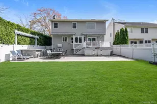 2137 3rd Ave, Merrick, NY 11566 - Photo 26