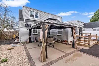38 Bedell Place, Amityville, NY 11701 - Photo 22