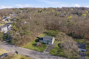 4 Howard St, Selden, NY 11784 - Photo 26