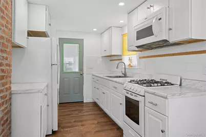 713 Harrison Avenue, Riverhead, NY 11901 - Photo 4
