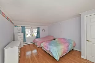 275 36th St, Lindenhurst, NY 11757 - Photo 16