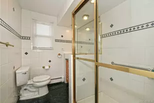 275 36th St, Lindenhurst, NY 11757 - Photo 14