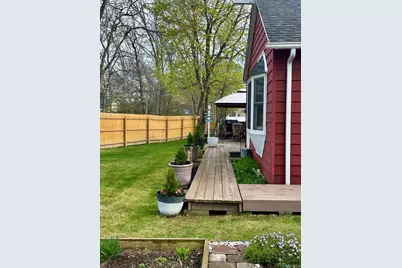33 Hollins Lane, East Islip, NY 11730 - Photo 42