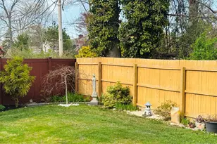 33 Hollins Ln, East Islip, NY 11730 - Photo 40