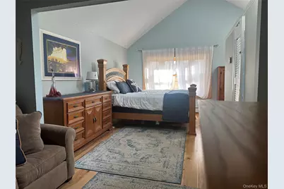 33 Hollins Lane, East Islip, NY 11730 - Photo 34