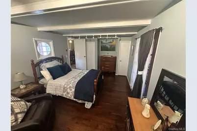 33 Hollins Lane, East Islip, NY 11730 - Photo 22