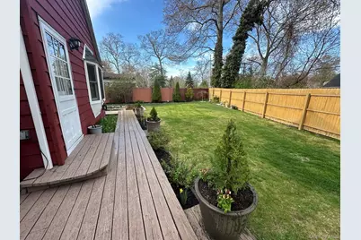 33 Hollins Lane, East Islip, NY 11730 - Photo 38
