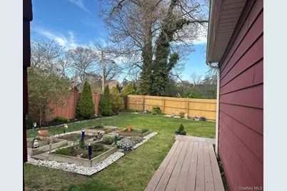 33 Hollins Lane, East Islip, NY 11730 - Photo 44