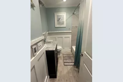 33 Hollins Lane, East Islip, NY 11730 - Photo 18
