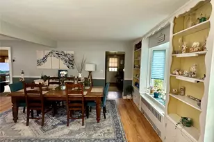 33 Hollins Ln, East Islip, NY 11730 - Photo 10