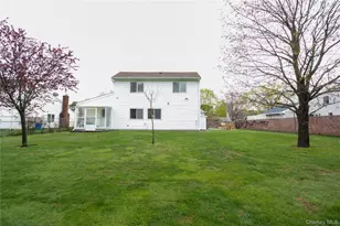 39 Narragansett Ave, Medford, NY 11763 - Photo 20