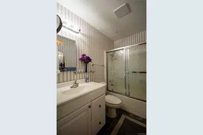 39 Narragansett Avenue, Medford, NY 11763 - Photo 12