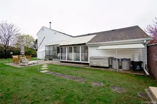 39 Narragansett Ave, Medford, NY 11763 - Photo 22