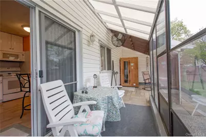 39 Narragansett Avenue, Medford, NY 11763 - Photo 18