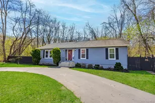 46 New York Ave, Sound Beach, NY 11789 - Photo 2