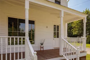 18 James St, Rhinebeck, NY 12574 - Photo 2