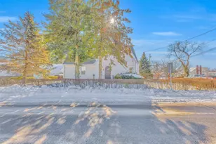 42 Greenwood Rd, Bay Shore, NY 11706 - Photo 48