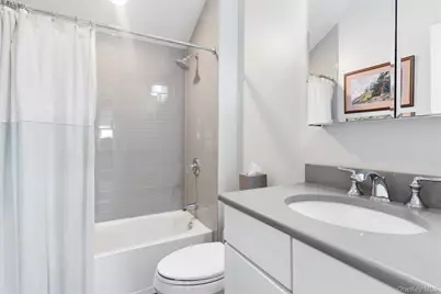332 Marina Pointe Drive #332, East Rockaway, NY 11518 - Photo 18