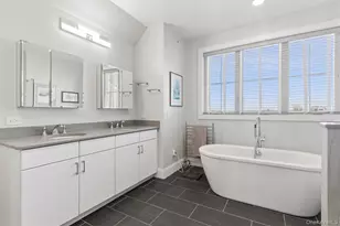 332 Marina Pointe Dr, East Rockaway, NY 11518 - Photo 14