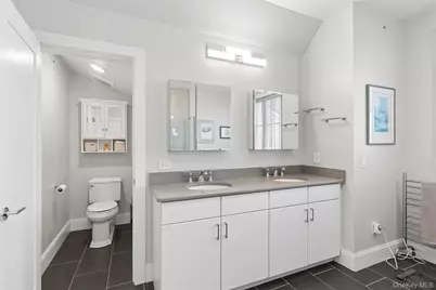 332 Marina Pointe Drive #332, East Rockaway, NY 11518 - Photo 16