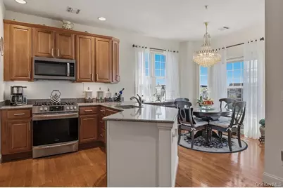 923 Roosevelt Way, Westbury, NY 11590 - Photo 8