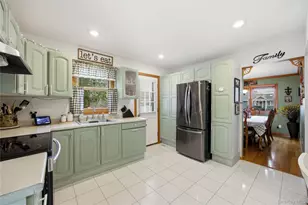 55 Pine St, Holbrook, NY 11741 - Photo 8