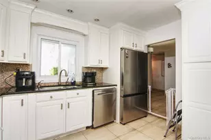 8 Croydon Ave, Ronkonkoma, NY 11779 - Photo 6