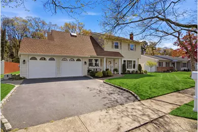 39 Fallen Leaf Road, Holbrook, NY 11741 - Photo 2