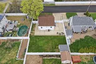 287 43rd St, Lindenhurst, NY 11757 - Photo 22