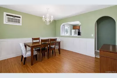287 43rd Street, Lindenhurst, NY 11757 - Photo 8