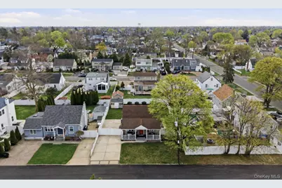 287 43rd Street, Lindenhurst, NY 11757 - Photo 4