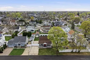 287 43rd St, Lindenhurst, NY 11757 - Photo 4