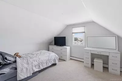 287 43rd Street, Lindenhurst, NY 11757 - Photo 14