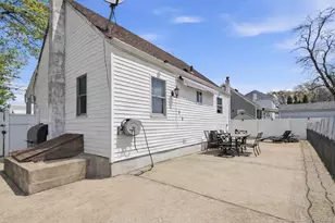 287 43rd St, Lindenhurst, NY 11757 - Photo 26
