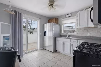 287 43rd Street, Lindenhurst, NY 11757 - Photo 6