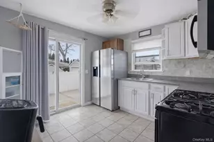 287 43rd St, Lindenhurst, NY 11757 - Photo 6