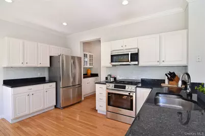 120 Tradition Court, White Plains, NY 10603 - Photo 8