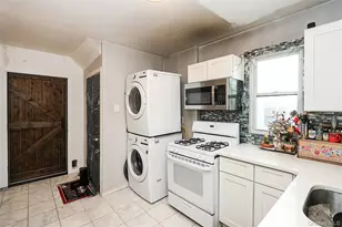 89-47 212th St, Queens Village, NY 11427 - Photo 12