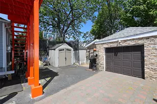 89-47 212th St, Queens Village, NY 11427 - Photo 24