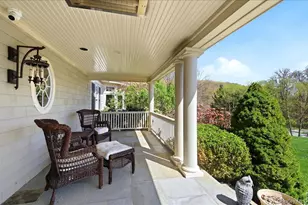 7 Ridgeview Cir, Armonk, NY 10504 - Photo 4