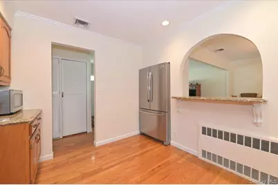 586 Seaford Avenue, Massapequa, NY 11758 - Photo 16