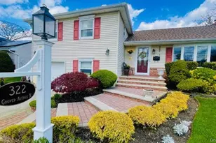 322 Grover Ave N, Massapequa Park, NY 11762 - Photo 2
