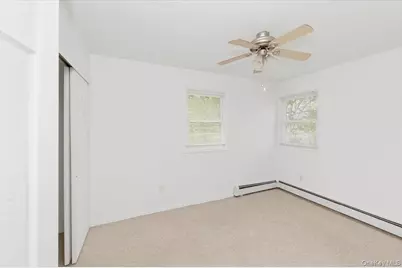 20 Cambridge Avenue, Melville, NY 11747 - Photo 16