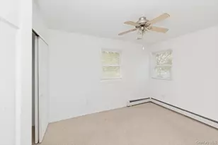20 Cambridge Ave, Melville, NY 11747 - Photo 16
