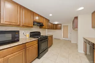 20 Cambridge Ave, Melville, NY 11747 - Photo 10
