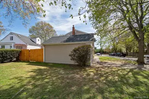 20 Cambridge Ave, Melville, NY 11747 - Photo 30