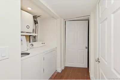 20 Cambridge Avenue, Melville, NY 11747 - Photo 26
