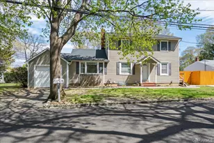 20 Cambridge Ave, Melville, NY 11747 - Photo 2