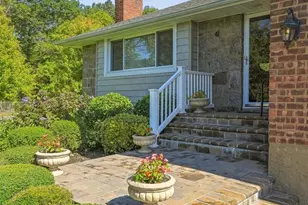 41 Eaton Rd, Syosset, NY 11791 - Photo 26